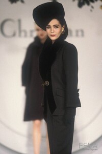 451829849_ChristianDior(GianfrancoFerr)AH1990-91.PhotoEtienneTordoir..thumb.jpg.51ce7e5fe21f78e0b8b353e12f36cadb.jpg