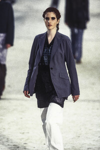 489879288_DriesVanNoten1997WomenRTW72.thumb.jpg.a119d79c3efd1b344514e59462b1cada.jpg