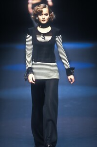 491384835_SoniaRykiel1995WomenRTW21.thumb.jpg.f4a9f14c54f091e975615eafa9c50402.jpg