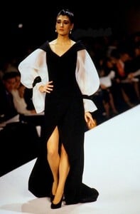 494124996_ChristianDior(GianfrancoFerr)PE1990..thumb.jpg.d41a6a23723fb1bf8b8877dd022b7682.jpg