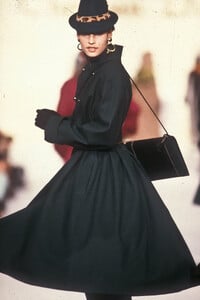 577887227_ChristianDior1987WomenRTW7.thumb.jpg.72a59f38ca6b8676adedb51e8f3fdd7b.jpg