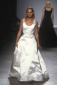 578740687_IsaacMizrahi1998WomenRTW77.thumb.jpg.03b960300ca964a9d839ea3b5d5561ae.jpg