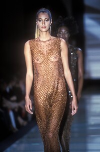 585757505_GianfrancoFerre1997WomenRTW101.thumb.jpg.557d82040324660ce994911a9a208f18.jpg