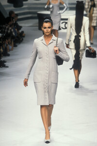 652374396_Chanel1995HauteCouture13.thumb.jpg.dfa58a4476ffed9ddbb98a04b958b23f.jpg