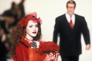 660679586_YvesSaintLaurent1994WomenRTW107.thumb.jpg.6a469af89af3ccae9c4ae055fcd32531.jpg