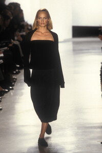 687397491_DonnaKaran1998WomenRTW3.thumb.jpg.91d1225bb28478e0180a2dbd5fe06144.jpg