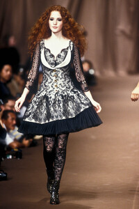 699494718_ChristianLacroix1994WomenRTW176.thumb.jpg.f0c4362d155f7304b2cf489036461250.jpg