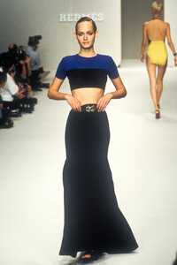 751293105_Hermes1997WomenRTW19.thumb.jpg.b90dac045960b9b181d7d254dce642ed.jpg