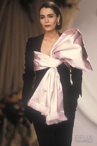 755568437_ChristianDior(GianfrancoFerr)AH1990-91.PhotoEtienneTordoir.(6).thumb.jpg.a157e3c3bdd9a2b1366d0ef7d39bb3dd.jpg