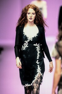843604925_LolitaLempicka1997WomenRTW182.thumb.jpg.1eb64add294f4fc5608ba399dc503bd7.jpg