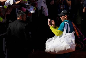 851888457_frenchopen2022rafaelnadalphotosfromhis3rdroundmatchat2022frenchopen19.thumb.jpg.a0af9709116652272df19bc8a51450c8.jpg