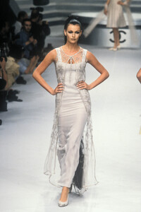 890451179_Chanel1995HauteCouture138.thumb.jpg.1d8c0d19a306bf731a769612cd6b0ace.jpg
