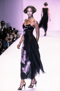 922487926_AnnaSui1997WomenRTW112.thumb.jpg.84177a5a2b3359f74a8df24c3c29d7fa.jpg