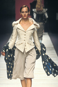 926741017_ChristianLacroix1997WomenRTW56.thumb.jpg.f26307e67b5b44cfd3ae61fddedca1ef.jpg