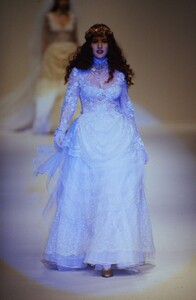 966496744_LolitaLempicka1995WomenRTW80.thumb.jpg.abc251d982395bfa0f06c742cc5cc551.jpg