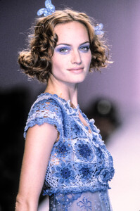 989937644_AnnaSui1997WomenRTW34.thumb.jpg.5c9e6abb3d60d5c14b95ec6c7a9f35d8.jpg