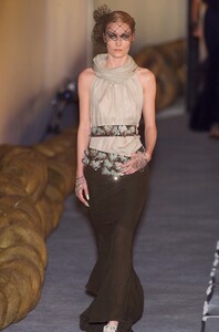 Chanel-ss01-40.thumb.jpg.cf8882a4cf05b11b600415d2b5e8c58b.jpg