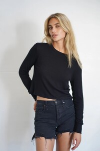 LNA-Black-Long-Sleeve-Ribbed-Crew-Top_result.jpg