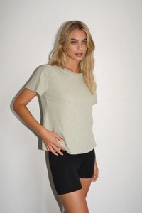 LNA-Bowie-Cutout-Tee-Shirt-in-fossil-grey_result.jpg