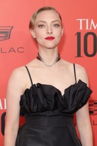 amanda-seyfried-time-100-gala-in-new-york-city-06-08-2022-11.jpg