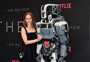 clara-rugaard-i-am-mother-screening-in-la-10.thumb.jpg.34e0a84207bcd72775c337364414d3f1.jpg