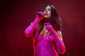 dua-lipa-future-nostalgia-tour-in-oslo-06-26-2022-12.thumb.jpg.646474853b7258d46b38e656a75d7a64.jpg