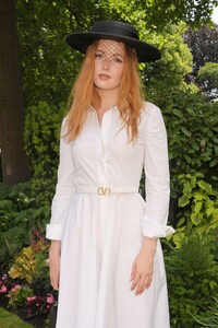 ellie-bamber-at-royal-ascot-2022-06-16-2022-5.jpg