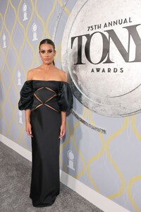 lea-michele-2022-tony-awards-in-new-york-city-1.thumb.jpg.5ddcd4c9eef51e853f58705f25d2c95a.jpg