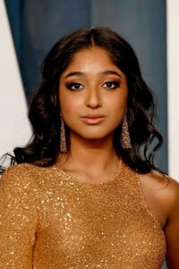 maitreyi-ramakrishnan-at-vanity-fair-oscar-party-in-beverly-hills-03-27-2022-0.jpg