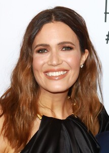 mandy-moore-2022-muahs-awards-gala-in-beverly-hills-0.thumb.jpg.66cfc97a1994bd3a96e70b8d02f7c84a.jpg