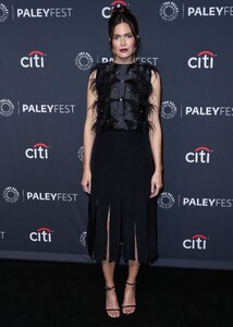 mandy-moore-this-is-us-screening-at-2022-paleyfest-1.thumb.jpg.a2e948530b663aa8c2ab3cf49de19e07.jpg