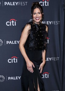 mandy-moore-this-is-us-screening-at-2022-paleyfest-4.thumb.jpg.d7191a34249451c8be518ef6cd189a61.jpg