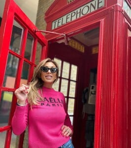 sabrinasalernofficial_285339018_414905626941232_1923167045643424645_n.jpg