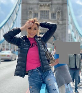 sabrinasalernofficial_285445795_533551028230931_5574816688015814181_n.jpg