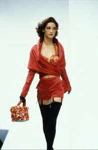 015-dolce-gabbana-spring-1992-ready-to-wear-CN10049177-marpessa-hennink.thumb.jpg.415f8143a892d976f524790df0d1da16.jpg