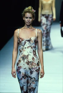 019-dolce-gabbana-spring-1997-ready-to-wear-details-CN10049369-valeria-mazza.thumb.jpg.00b6617dfdb8ddf3e10a22df8ae3a122.jpg