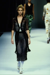 081-dolce-gabbana-spring-1997-ready-to-wear-CN10049470-valeria-mazza.thumb.jpg.b43c503b83964e5352f2c2192e5b61f8.jpg