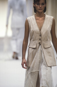 1003450561_AlbertaFerretti1994WomenRTW109.thumb.jpg.e5fedc6d4135ffc9be25917ee3c16614.jpg