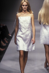 1055798862_AlbertaFerretti1996WomenRTW59.thumb.jpg.3637fdb83f020afe87191b0774ce1b3b.jpg