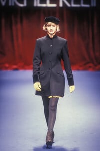1112950061_CherMichelKlein1994WomenRTW21.thumb.jpg.50032402ffa6cb7a4d284500af2d0333.jpg