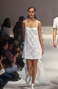 1115532599_Byblos1995WomenRTW64.thumb.jpg.de382272e9e4309830319ce22f6c8002.jpg
