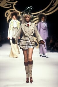 1214318662_VivienneWestwood1995WomenRTW53.thumb.jpg.cc0705138191928dcd7380e29de4f283.jpg