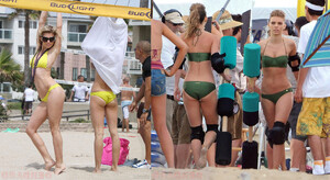 1291303524_AnnaLynneMcCord-902102008-2013(DeadLamb)12.thumb.jpg.dfd29124b5341ac28de30877ef9c7ed2.jpg