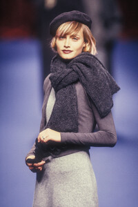 1381537950_CherMichelKlein1994WomenRTW30.thumb.jpg.2b628e42dff4c43b7836d03e93633952.jpg