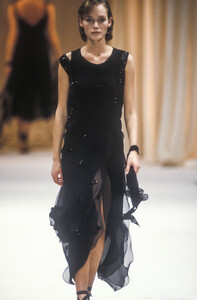 142133154_AlbertaFerretti1994WomenRTW141.thumb.jpg.7f22314b5bba1d27b2578b84302dddef.jpg