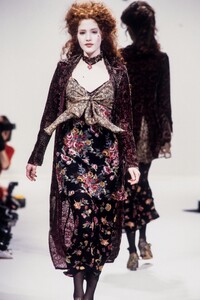 142988337_LolitaLempicka1994WomenRTW87.thumb.jpg.a26496a9ce524a73c910d4d42a86ac79.jpg