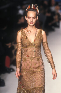 1484676697_Chloe1994WomenRTW43.thumb.jpg.6bf15071dda878f869f3ee928ce65856.jpg