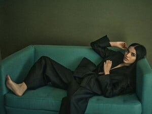 1490019597_HarpersBazaarFeb2021110.thumb.jpg.b9f358c6e86cbe47f5de4a133c43f780.jpg