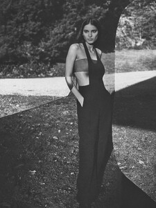 1592007352_HarpersBazaarFeb2021103.thumb.jpg.69d8f3d00e8e161c2c2b145e254c1838.jpg