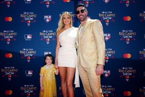 1595725007_KateUpton-MLBAll-StarRedCarpetShow@L.A_2022_07.19gettyimages-1242006899.thumb.jpg.dd8b61723dc77e31e4c2a146697ab7bb.jpg